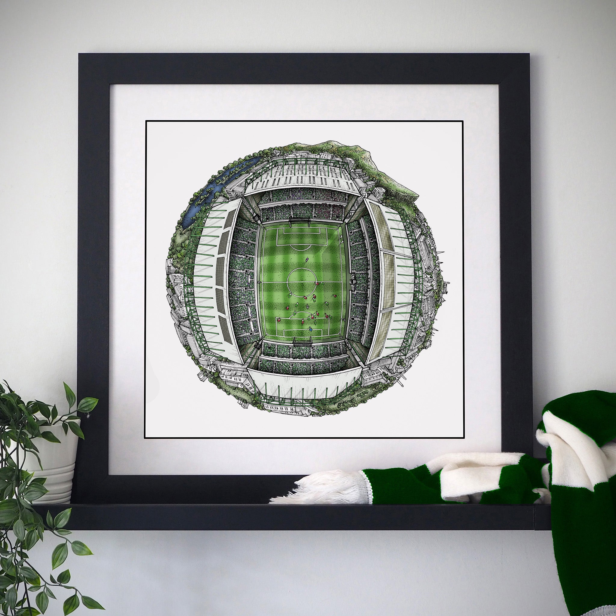The Easter Road Globe - Hibernian FC (2024)